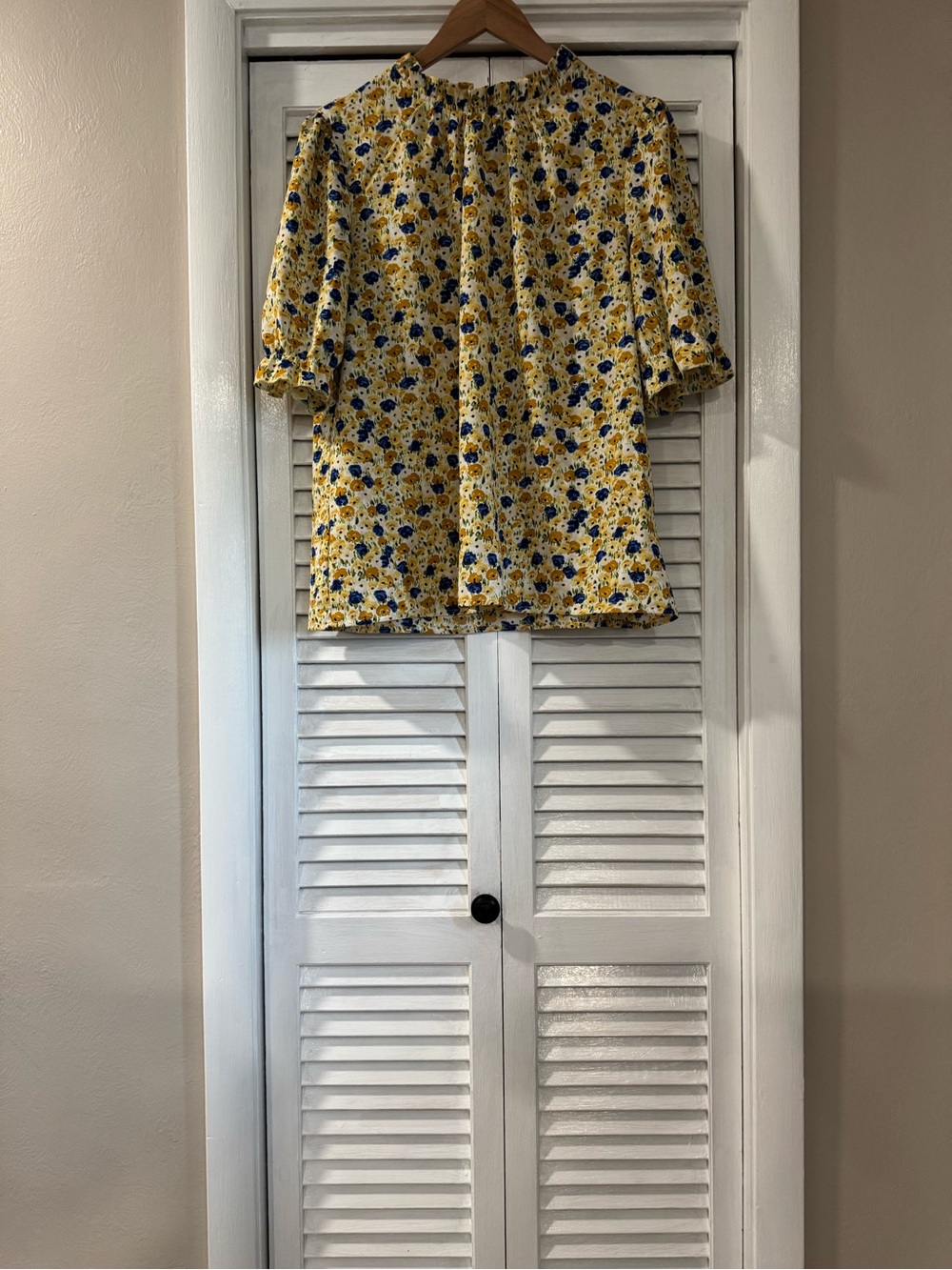 Yellow Floral Puff-Sleeve Women's Top